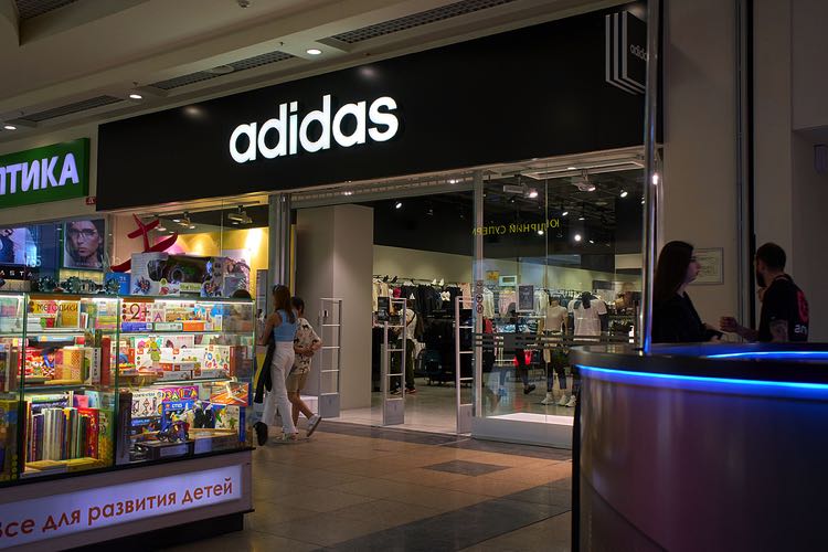 Adidas sports shop